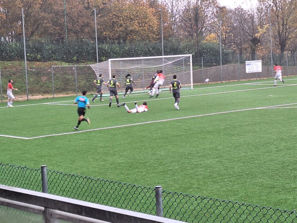 La prima occasione ospite al 5' del pt