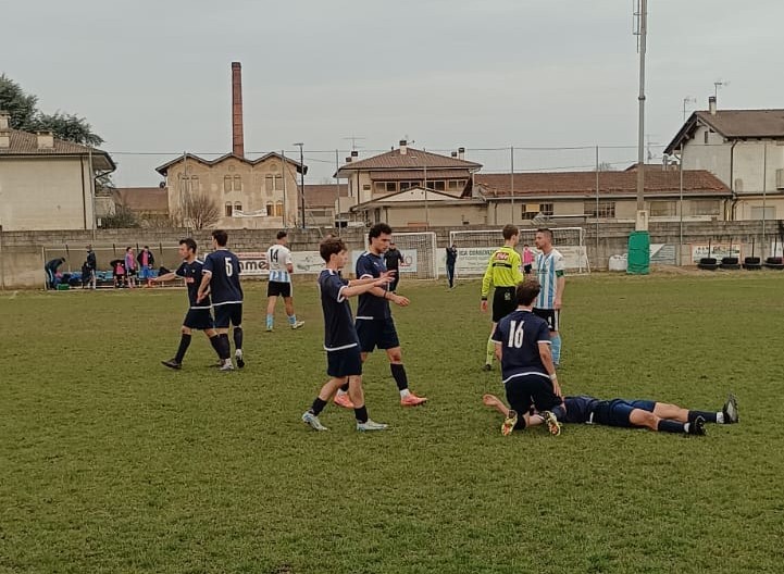 A fine gara giocatori ospiti stremati ma felici per lo 0-1